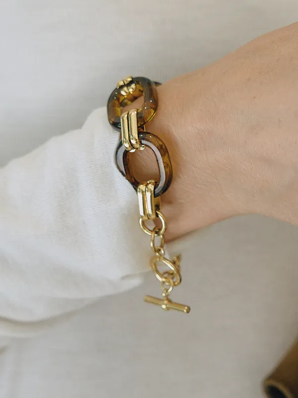 Tortoiseshell Resin Chain Link Toggle Bracelet made by COMMENSE