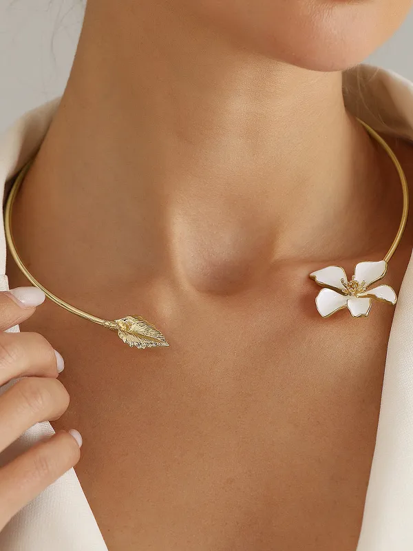 Enamel Flower Leaf Open Choker Necklace made by COMMENSE