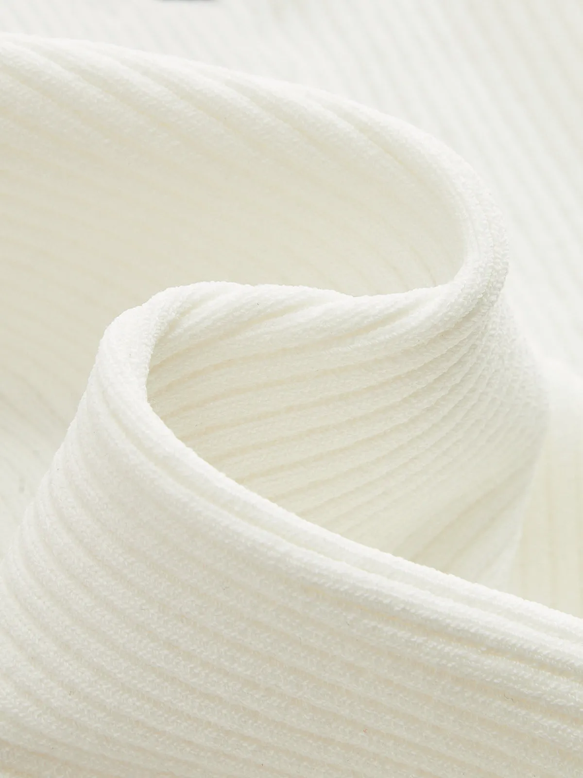 Contrast Trim Ribbed Knit Vest sold by COMMENSE product image thumbnail 5