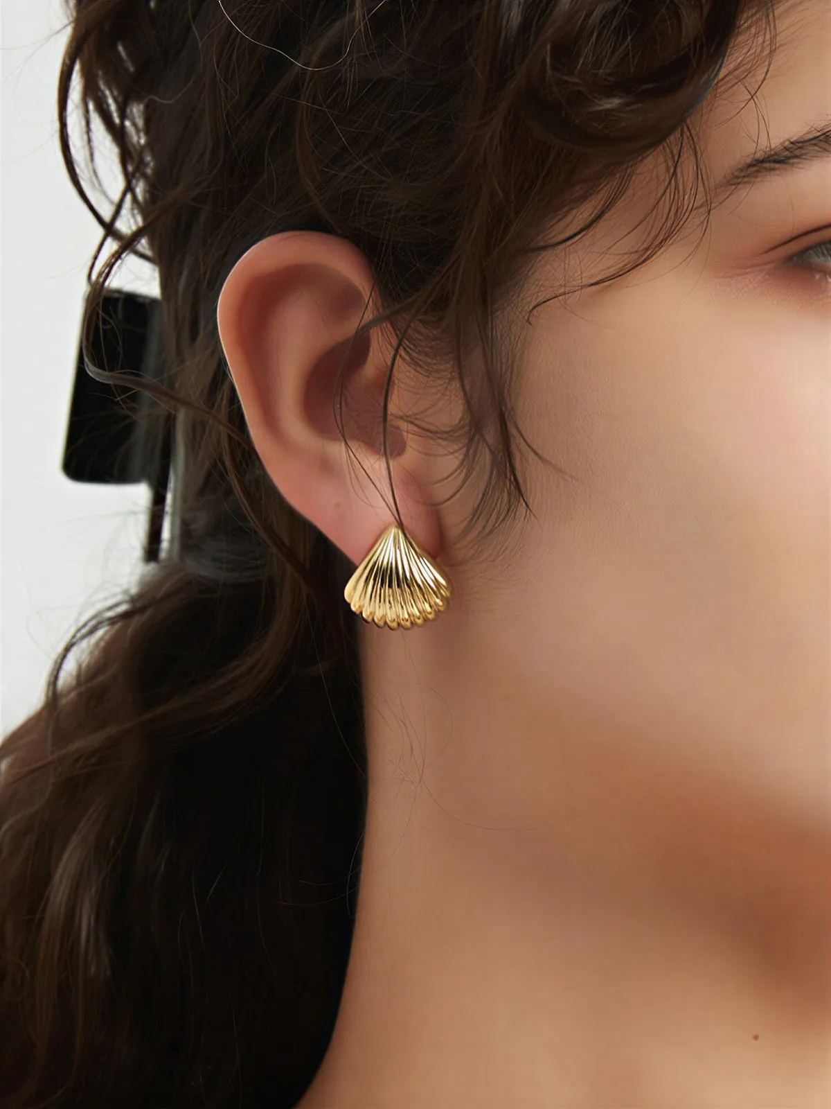 Scallop Shell Stud Earrings sold by COMMENSE product image thumbnail 3