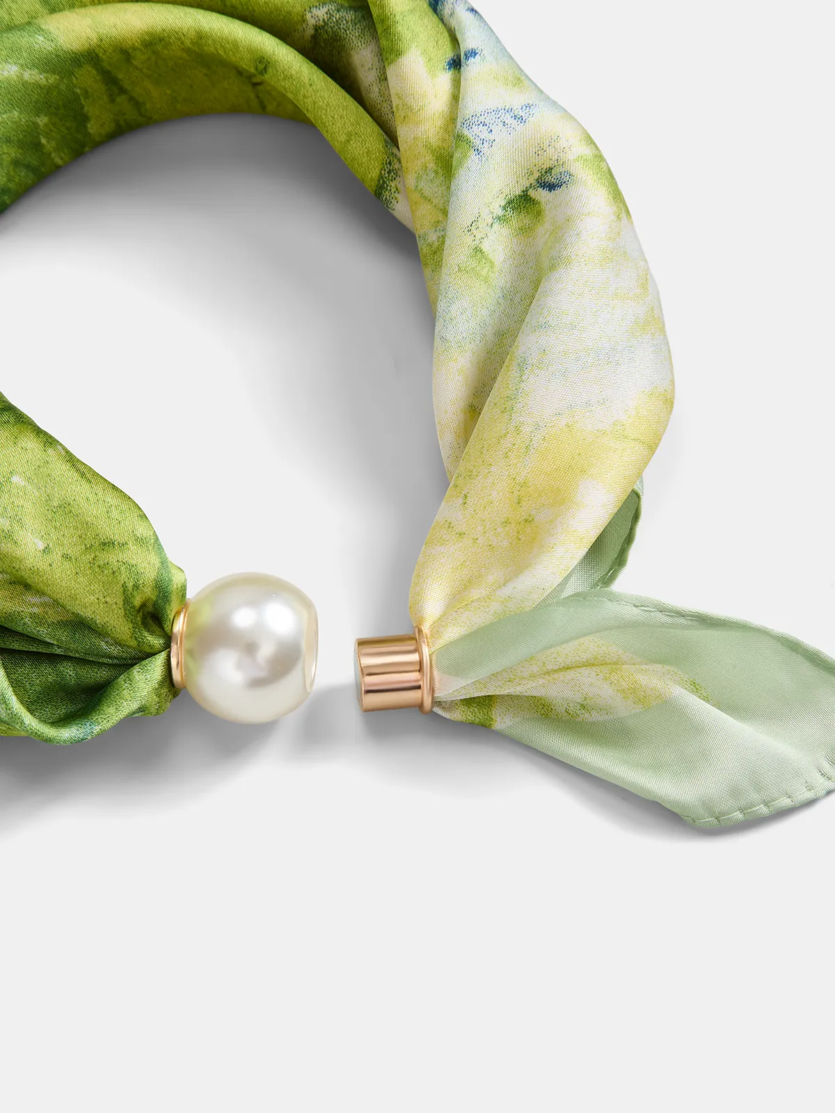 Watercolor Print Magnetic Pearl Scarf sold by COMMENSE product image thumbnail 3