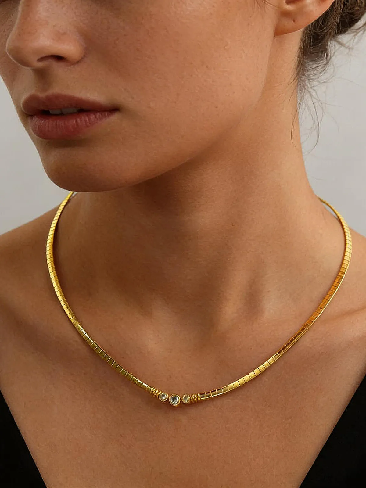 Minimalist Diamond Omega Chain Necklace sold by COMMENSE product image thumbnail 3