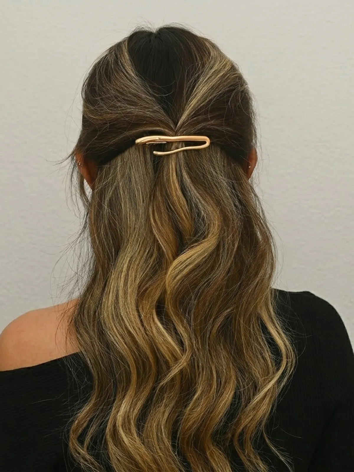 Minimalist Metal Hair Clip sold by COMMENSE