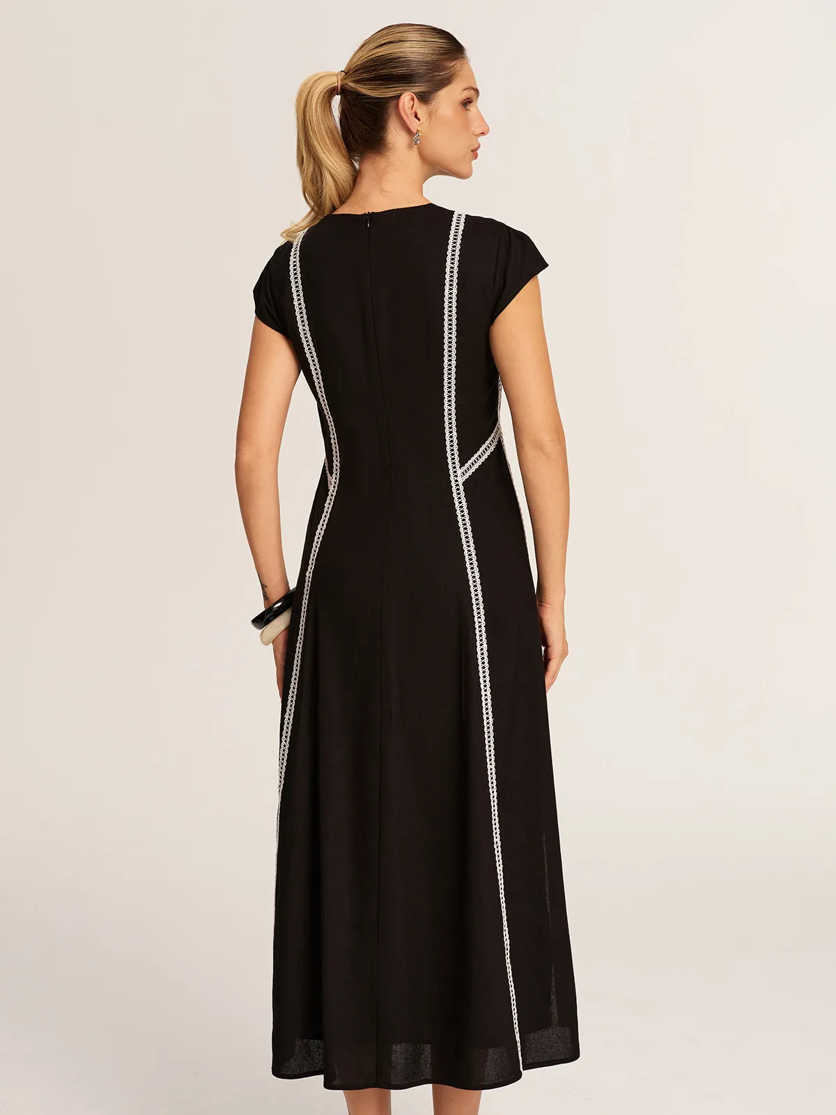 Lace Inset V-Neck Cotton Linen Midi Dress sold by COMMENSE product image thumbnail 5