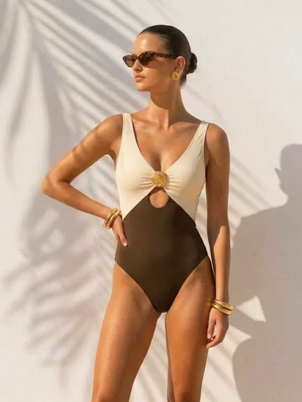 Color Block Metal Detail One-Piece Swimwear made by COMMENSE