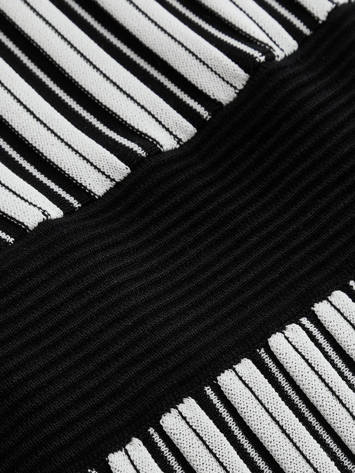 Striped Sleeveless Knit Midi Dress sold by COMMENSE product image thumbnail 5