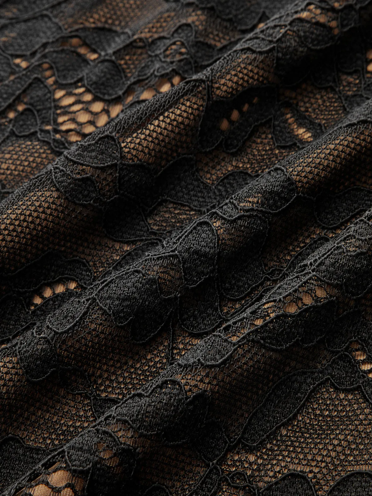 Keyhole Neck Lace Sleeveless Top sold by COMMENSE product image thumbnail 5