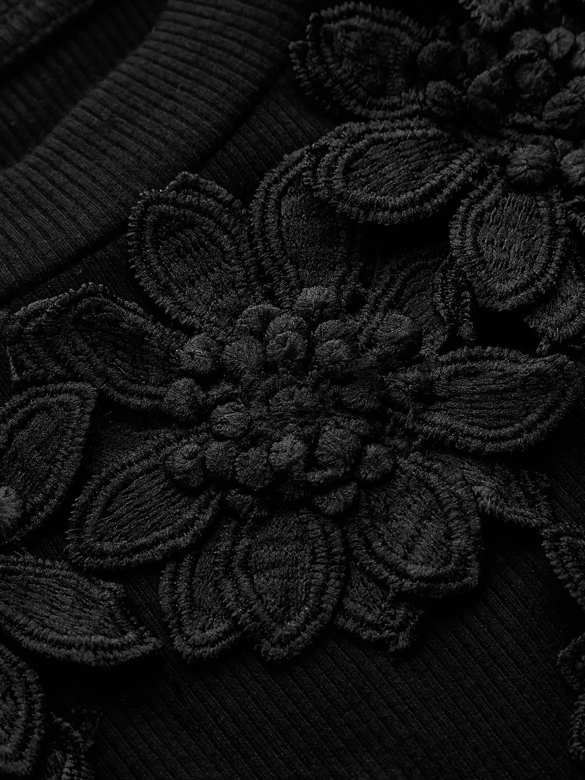 Floral Applique Ribbed Sleeveless Tank Top sold by COMMENSE product image thumbnail 3