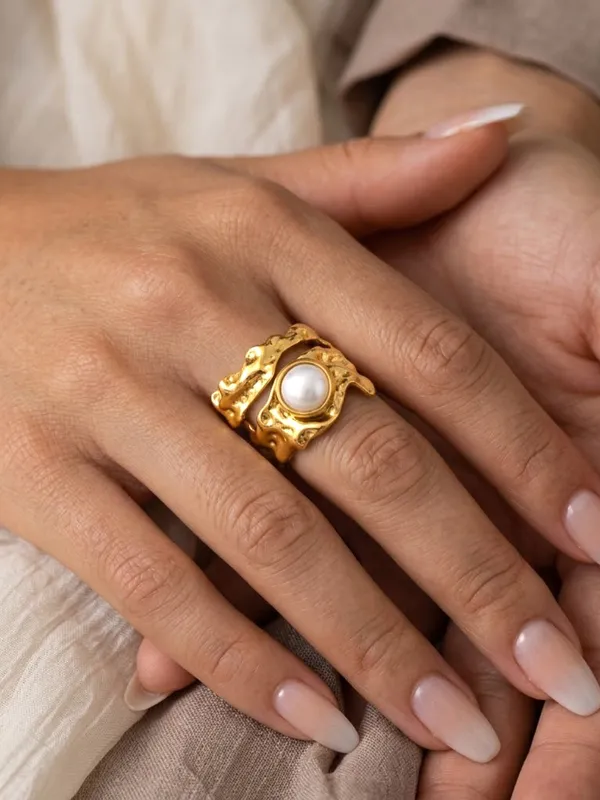 Irregular Textured Pearl Statement Ring made by COMMENSE