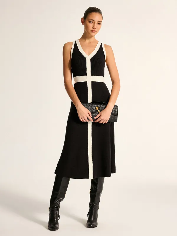 Contrast Trim Sleeveless V‑Neck Knit Midi Dress made by COMMENSE