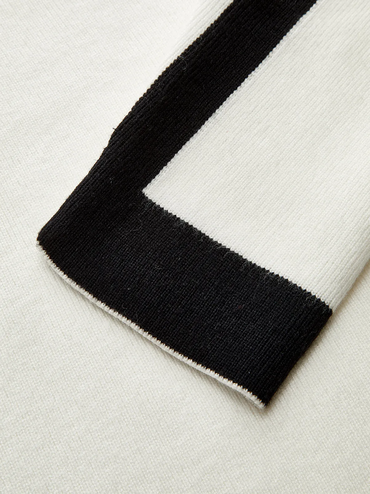 Abstract Color Block Long Sleeve Knit Top sold by COMMENSE product image thumbnail 4