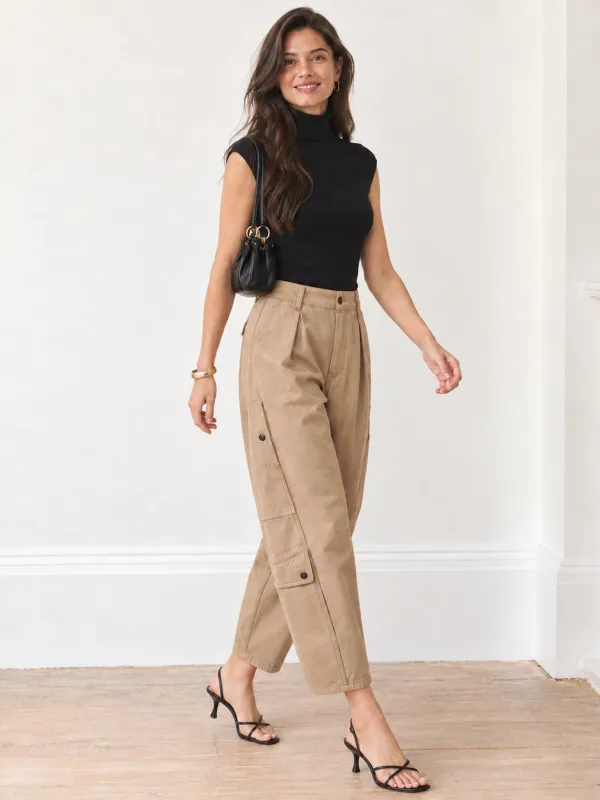 Barrel‑Fit Multi‑Pocket Cargo Jeans made by COMMENSE