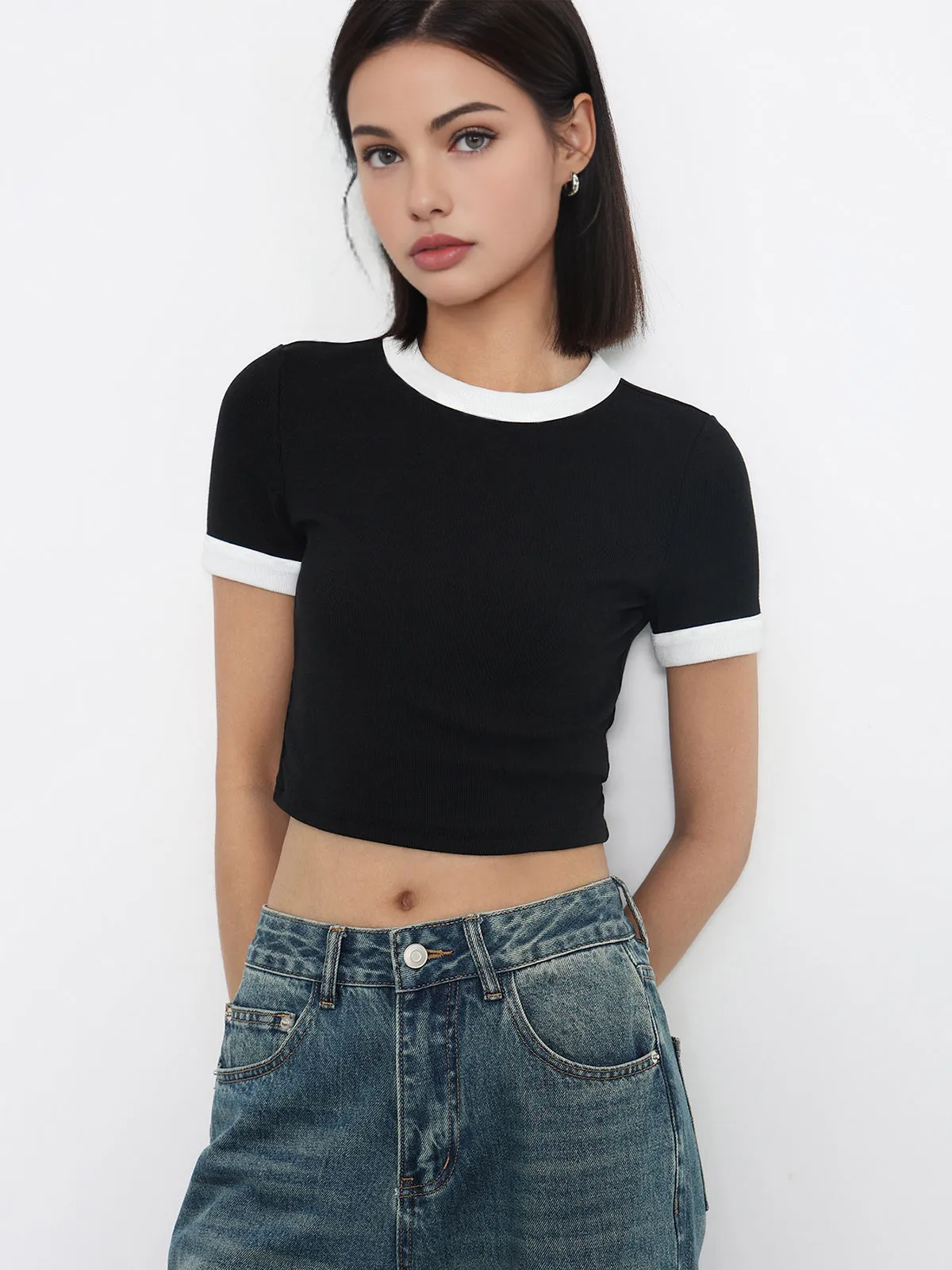 Cotton Contrast Trim Cropped Top sold by COMMENSE