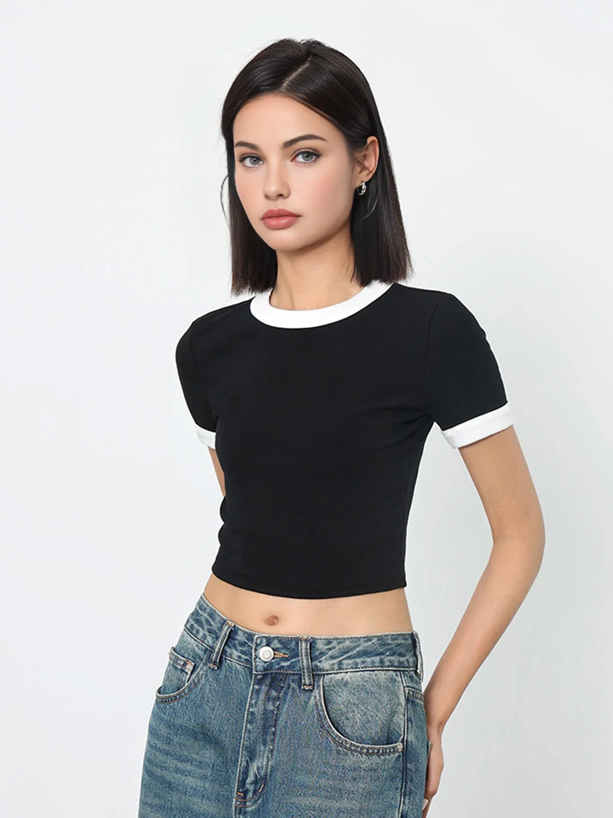 Cotton Contrast Trim Cropped Top sold by COMMENSE product image thumbnail 3
