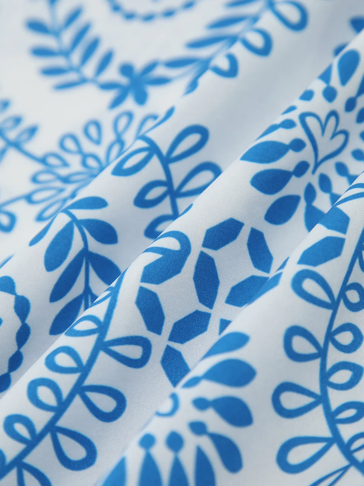 Leaf Print Shirred Split Midi Dress sold by COMMENSE product image thumbnail 4