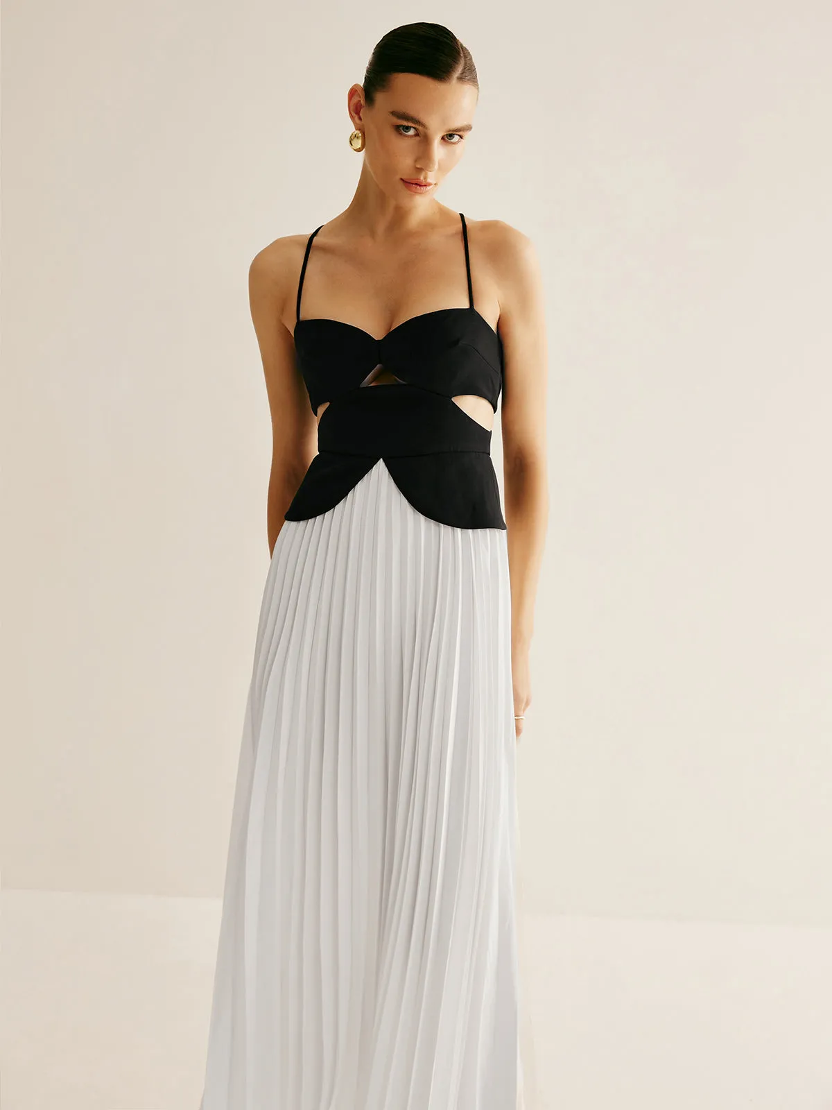 Two Tone Panel Cutout Pleated Dress sold by COMMENSE product image thumbnail 4