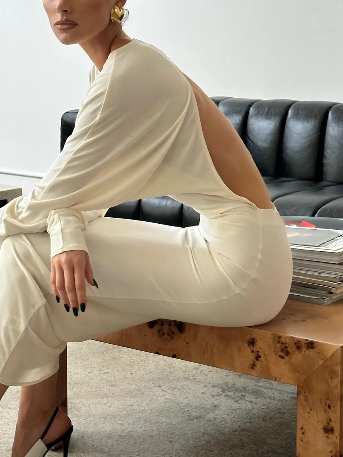 Plain Backless Cut Out Long Dress sold by COMMENSE product image thumbnail 5