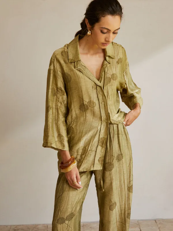 Jacquard Collar 3/4 Length Sleeve Shirt sold by COMMENSE