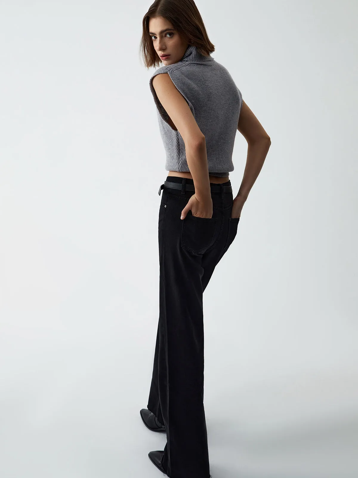 Essential Turtleneck Sweater Vest sold by COMMENSE product image thumbnail 4