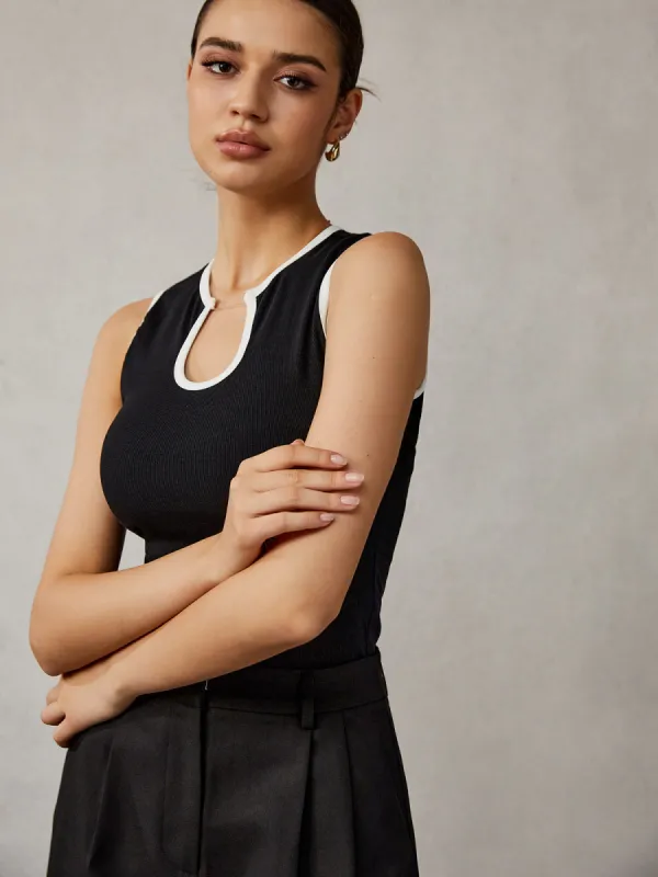 Contrast Binding Keyhole Neckline Tank Top sold by COMMENSE