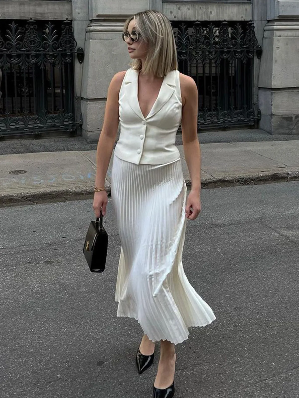 Tailored Waistcoat With Solid Pleated Skirt Set sold by COMMENSE product image thumbnail 5