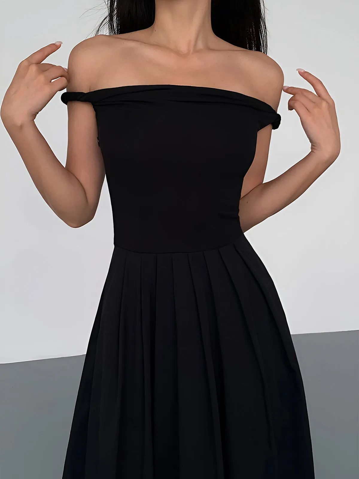 Solid Off-Shoulder Pleated Long Dress sold by COMMENSE product image thumbnail 2