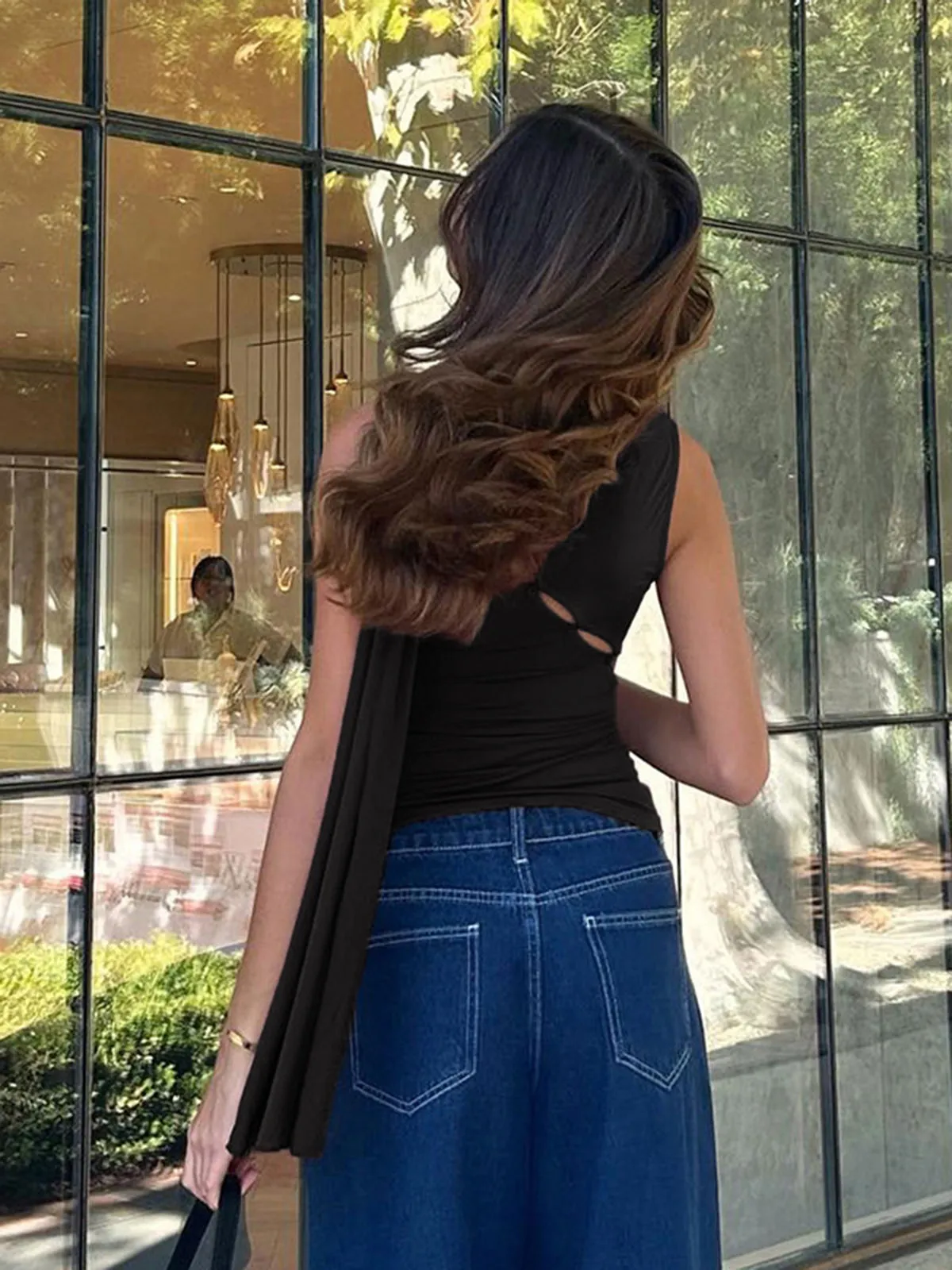 Solid Asymmetrical Hem Tank Top sold by COMMENSE product image thumbnail 2