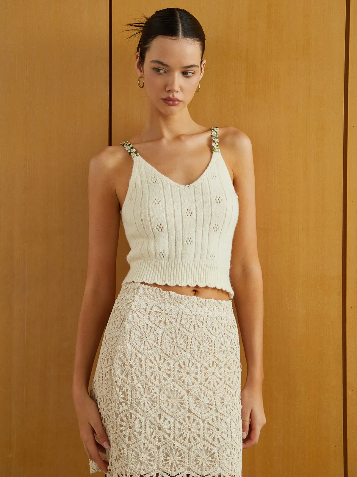 Knit Cutaway Flower Detail Vest sold by COMMENSE product image thumbnail 2