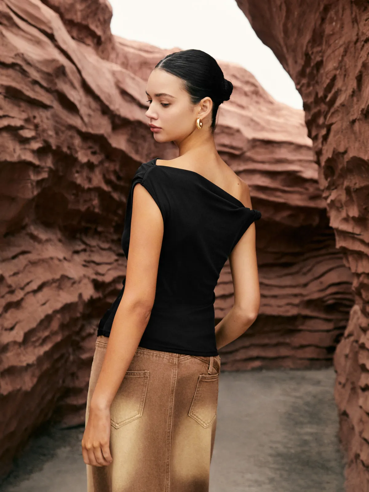 Asymmetric Knotted One-Shoulder Top sold by COMMENSE product image thumbnail 5