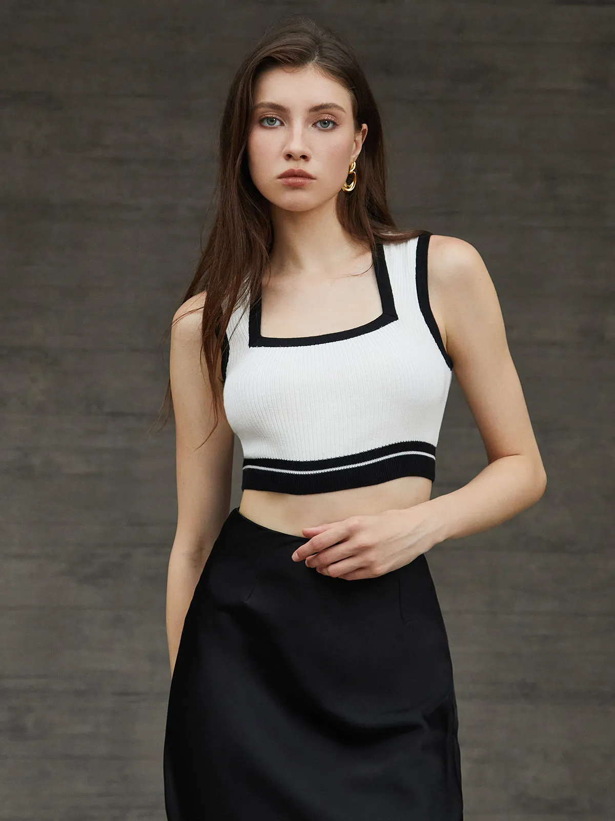 Contrast Binding Cropped Knit Tank Top sold by COMMENSE