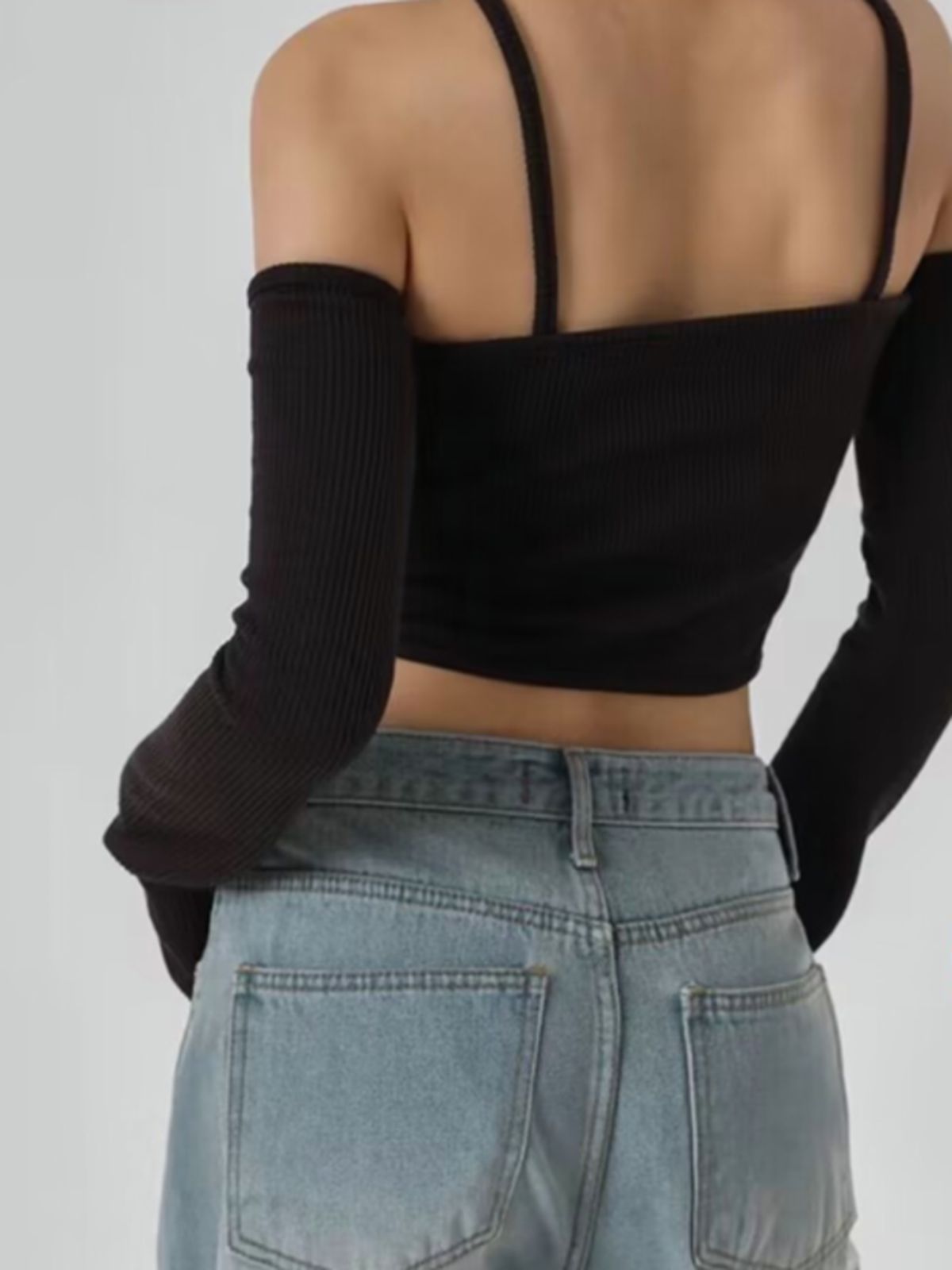 V-Shape Halter Long Sleeve Crop Shirt sold by COMMENSE product image thumbnail 3