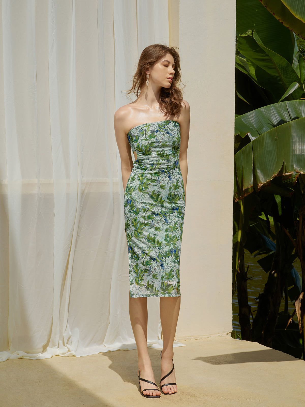 Monet Garden Floral Cutout Tube Midi Dress sold by COMMENSE product image thumbnail 3