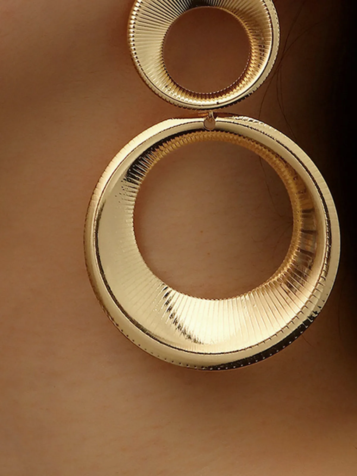 Vintage Round Bold Pendant Earrings sold by COMMENSE product image thumbnail 4