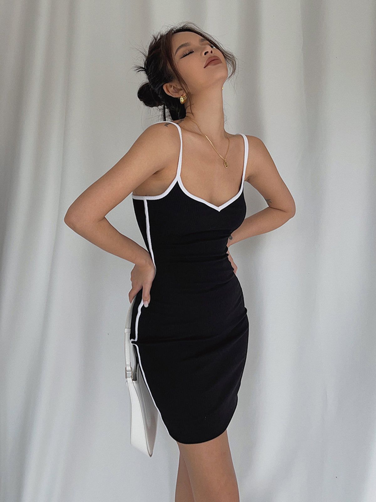 Contrast Trim Bodycon Knit Short Dress sold by COMMENSE product image thumbnail 2