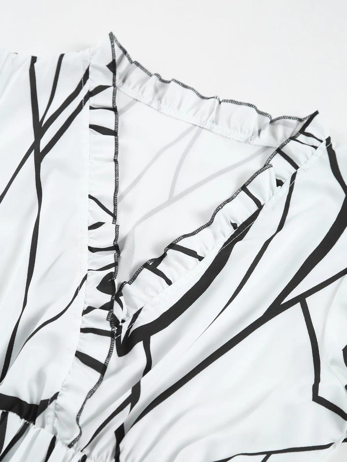 Abstract Lines Print Sleeveless Maxi Dress sold by COMMENSE product image thumbnail 3