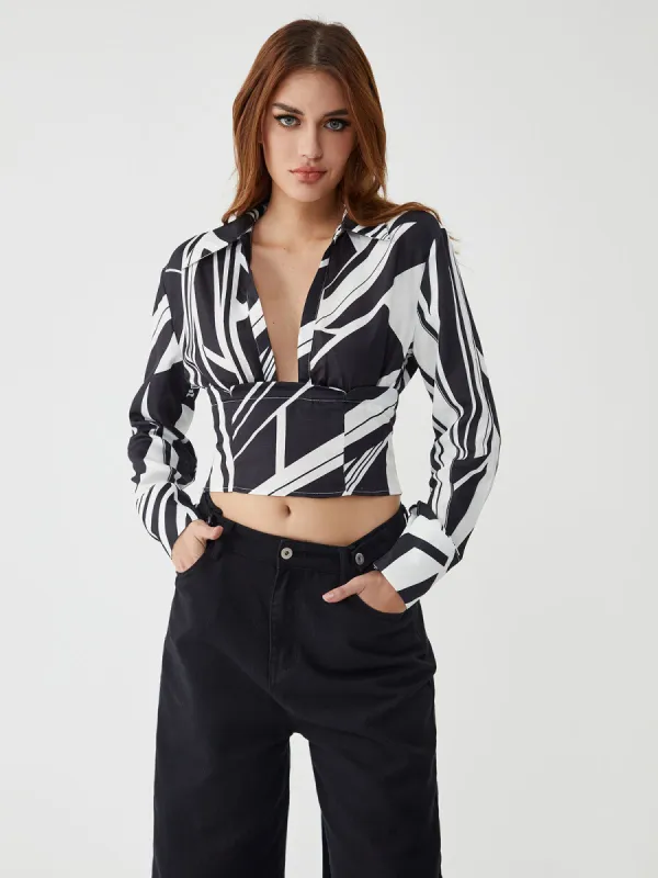 Geometrical Print White&Black Top sold by COMMENSE