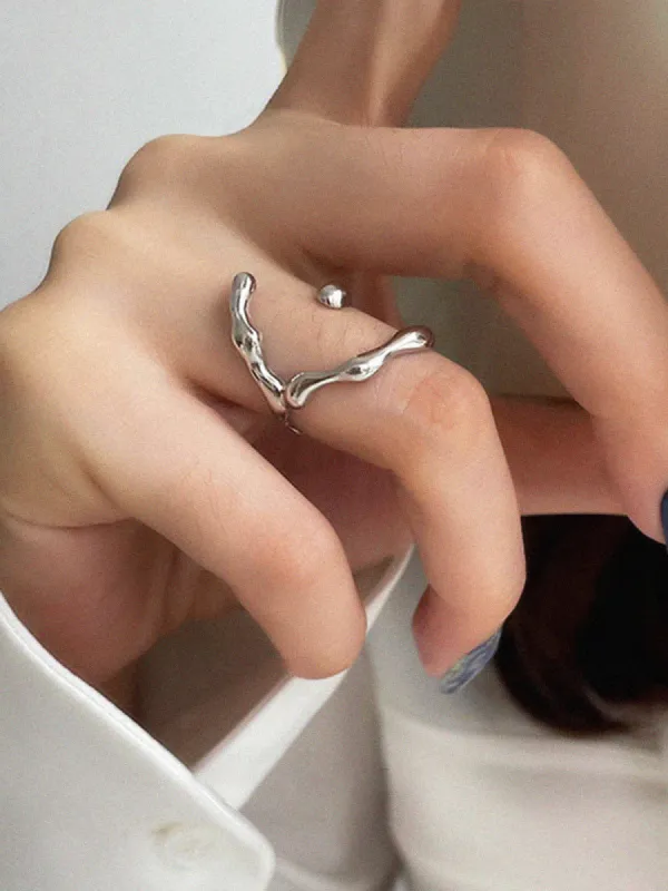 1pc Minimalist Crescent Moon Ring sold by COMMENSE