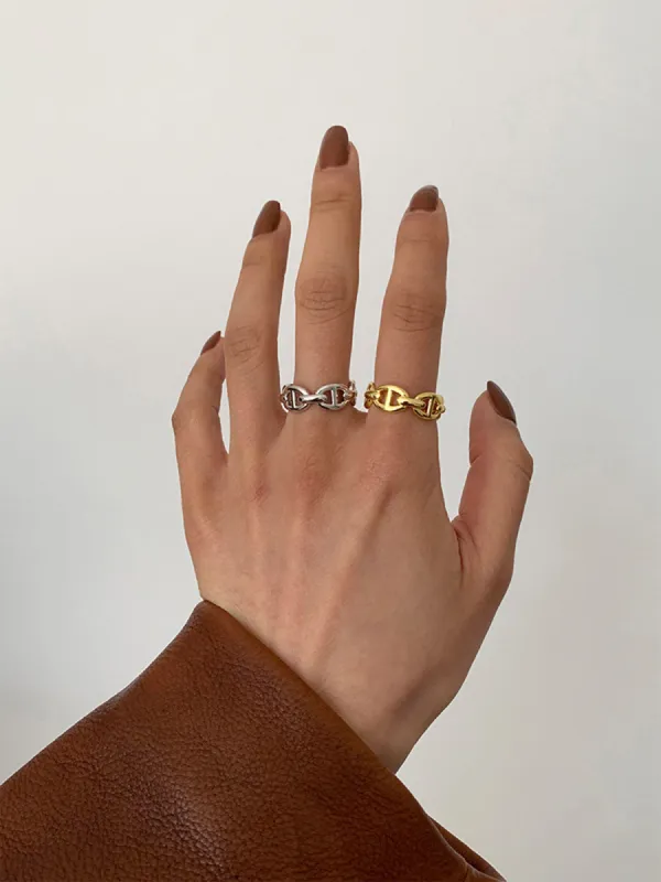 Eliza Chain Ring sold by COMMENSE