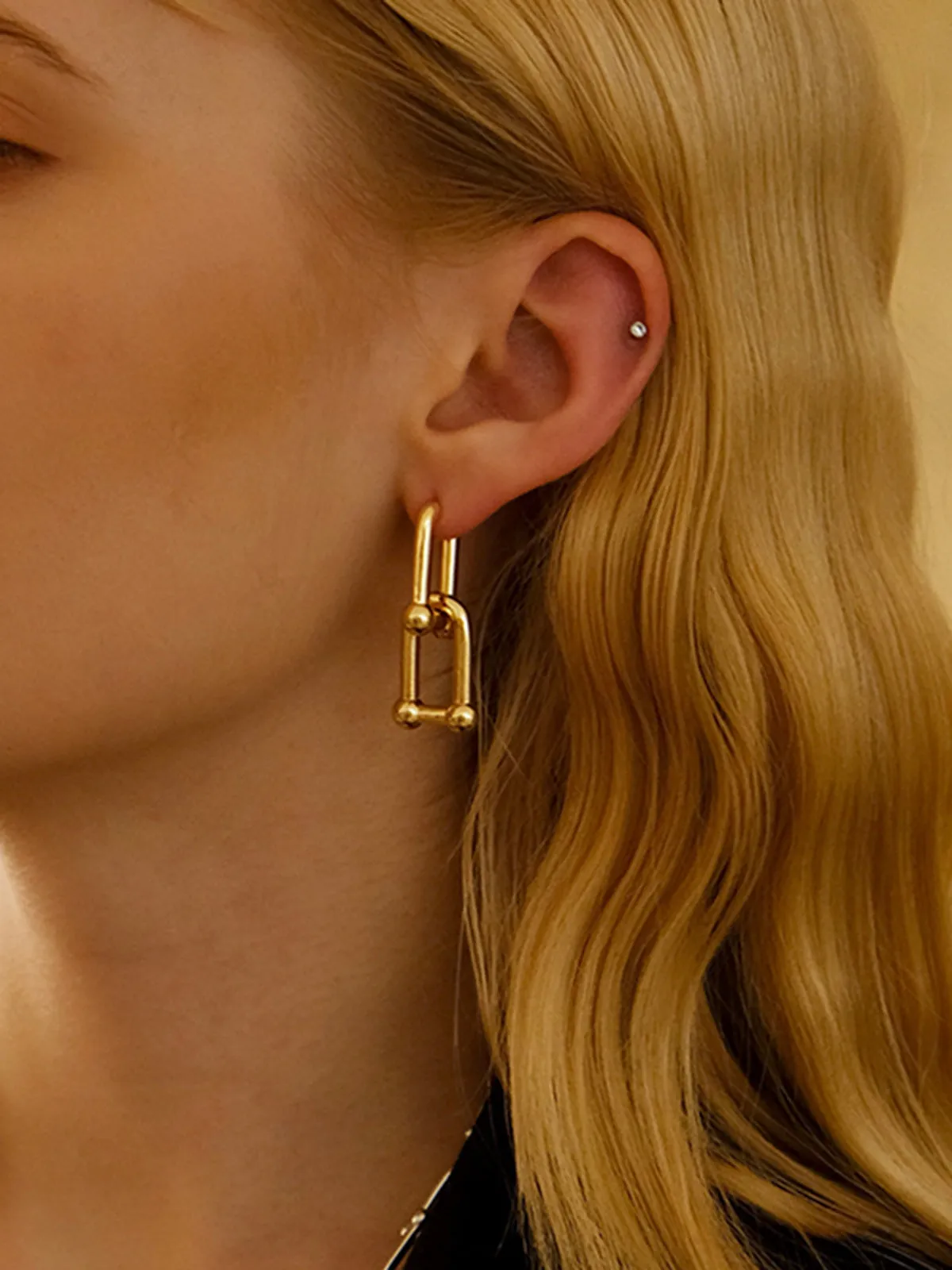 Golden Double U-Shaped Link Earrings sold by COMMENSE product image thumbnail 3