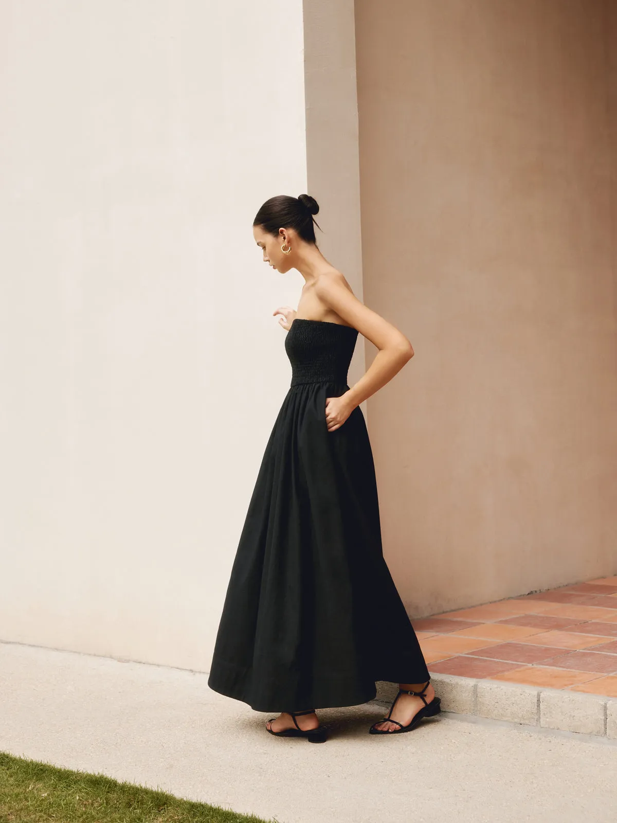 Cotton & Linen Pleat Strapless Long Dress sold by COMMENSE product image thumbnail 3