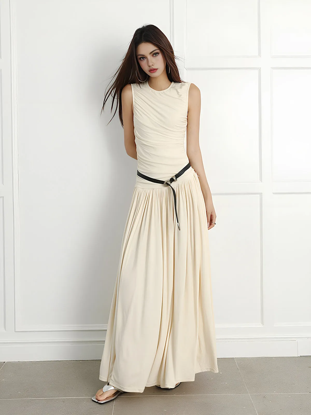 Sleeveless Crew Neck Pleated Long Dress Without Belt sold by COMMENSE product image thumbnail 4