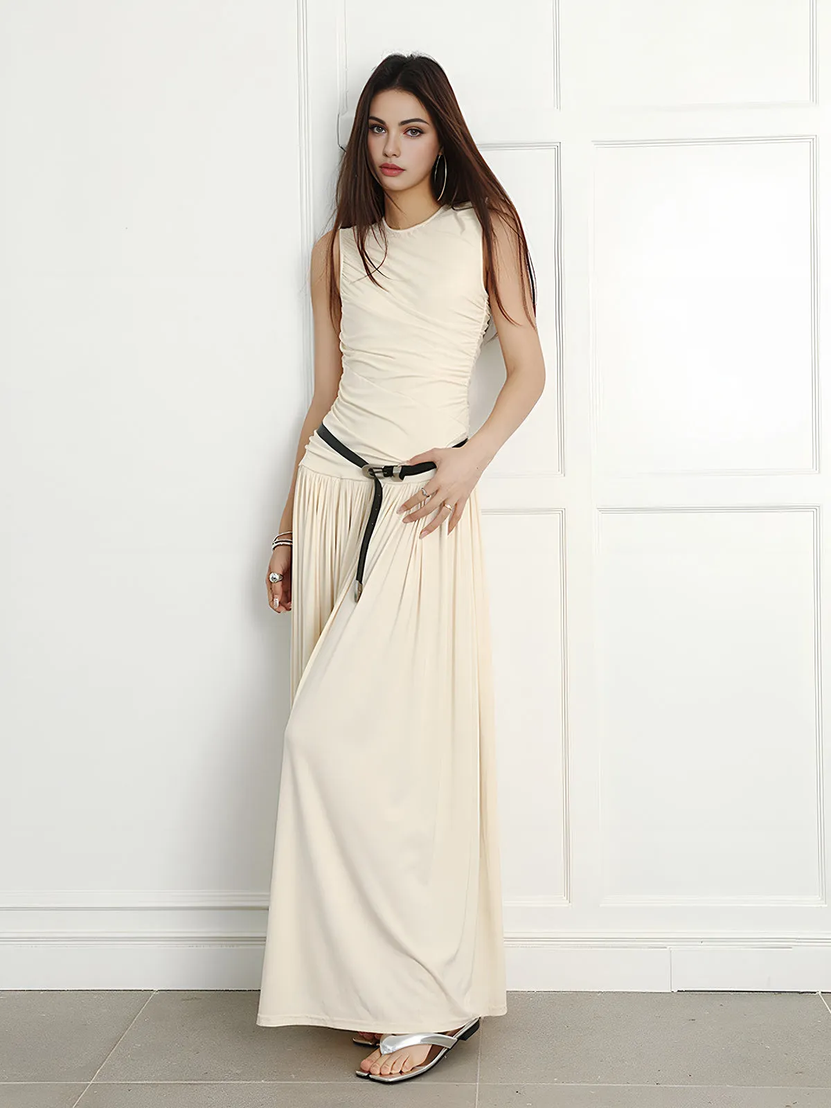 Sleeveless Crew Neck Pleated Long Dress Without Belt sold by COMMENSE product image thumbnail 3