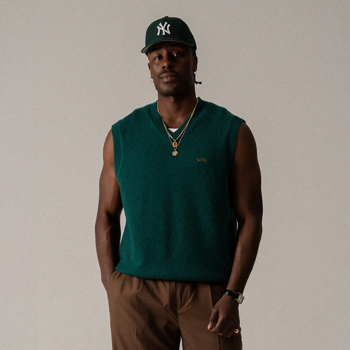 BLKVIS V NECK VEST - HUNTER GREEN sold by BLKVIS product image thumbnail 2