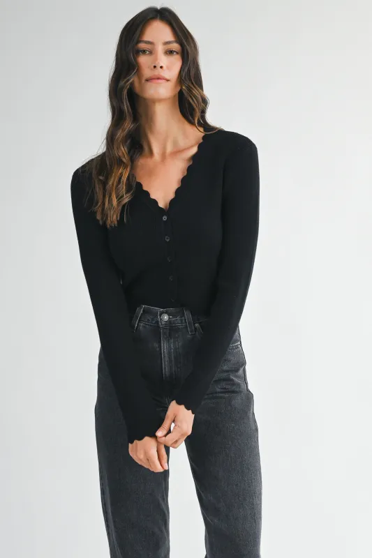 BRYNLEIGH SCALLOP EDGE V NECK KNIT TOP made by MABLE