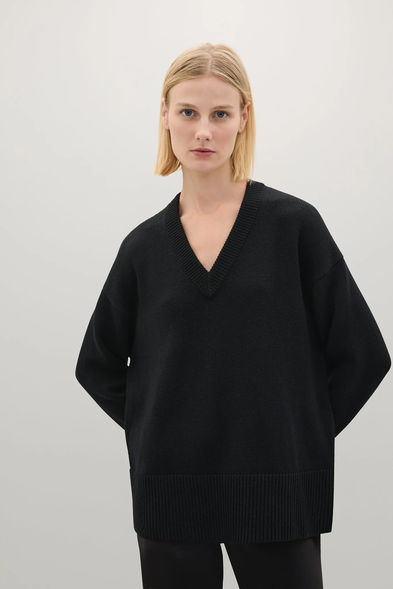 The Lewis Knit sold by A.EMERY product image thumbnail 2