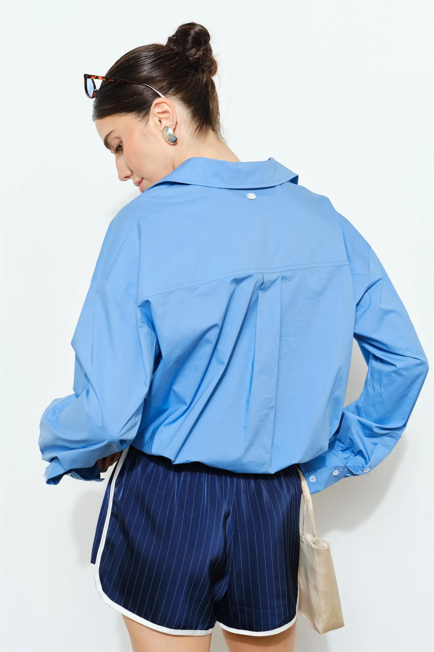 LC2845T | Delphine Cotton Poplin Cropped Oversized Button-Down Top sold by Loucia product image thumbnail 4