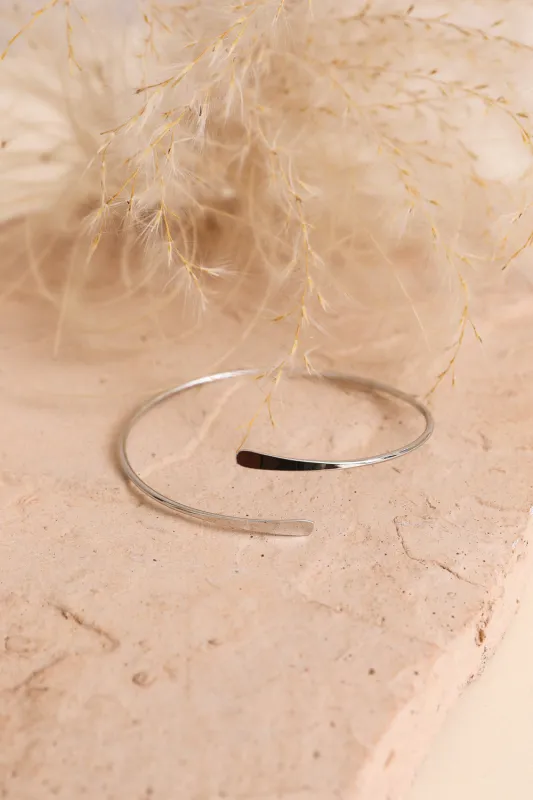 Minimal Arm Cuff/Bangle made by Leto Collection
