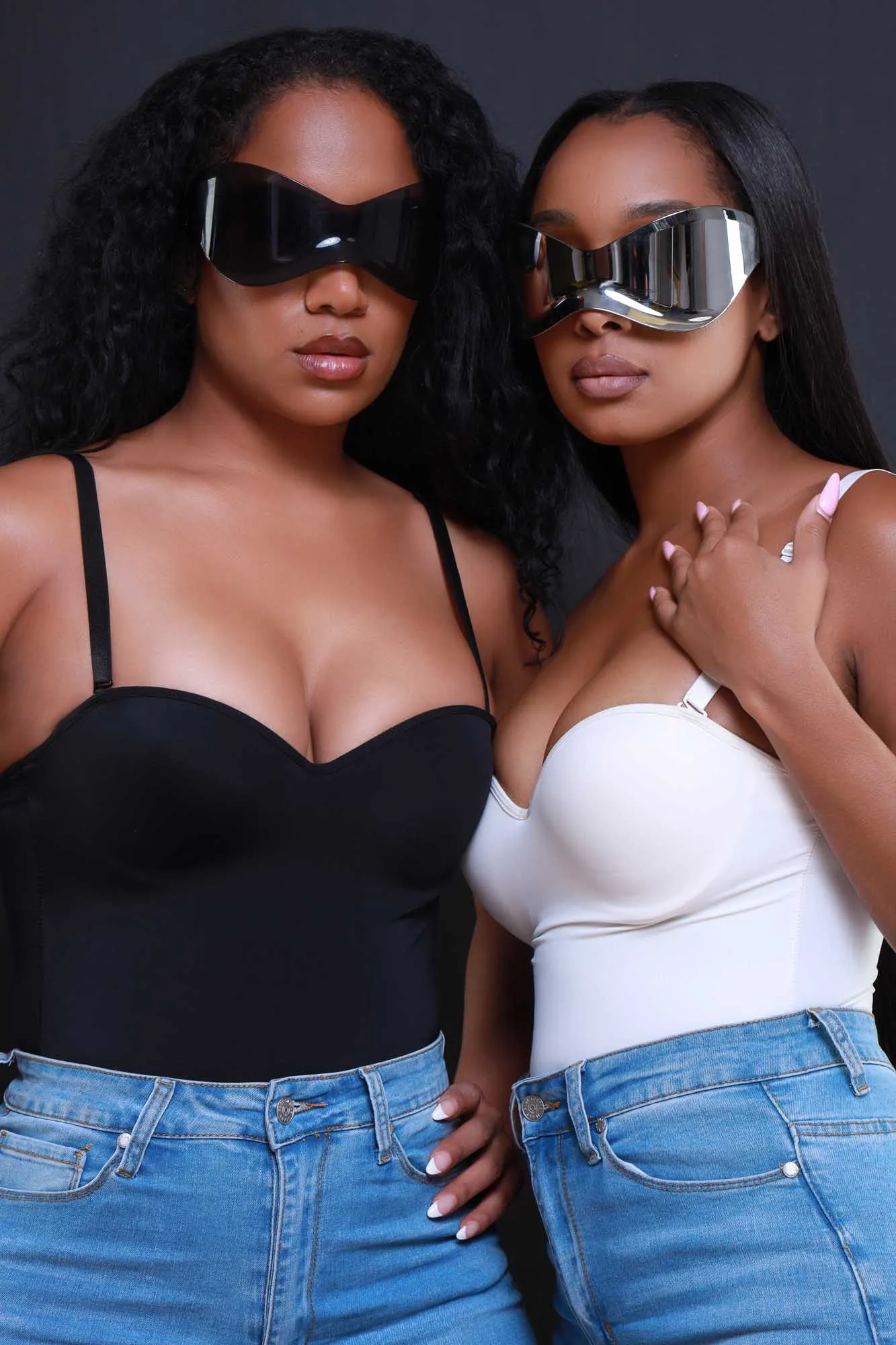 Final Score Curved Shield Sunglasses - Black sold by Swankaposh product image thumbnail 4