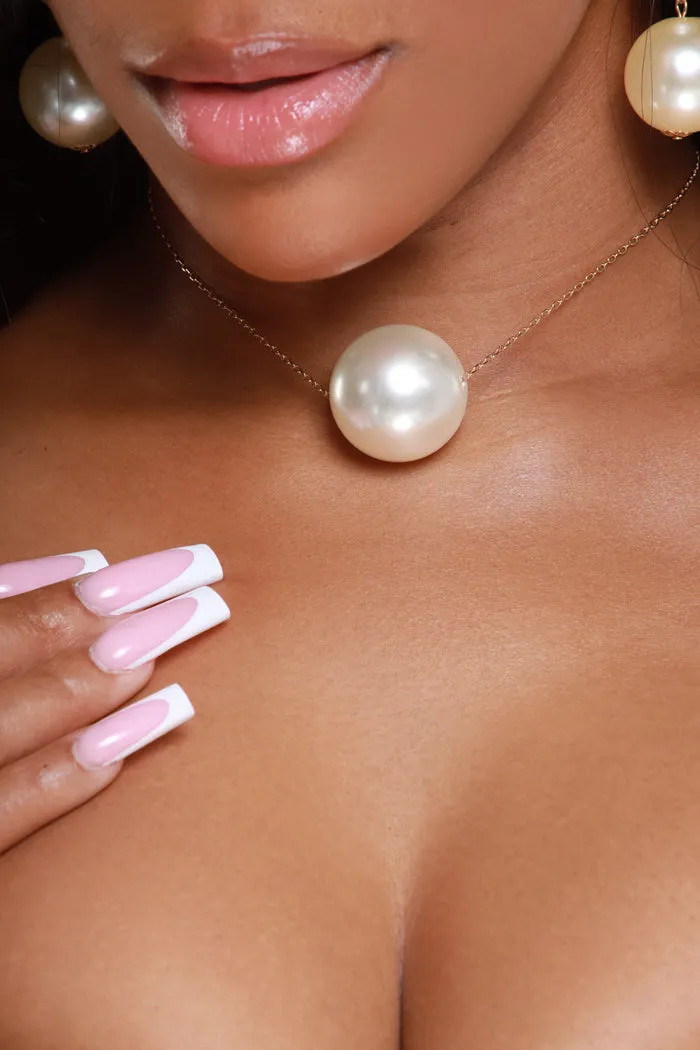 Ocean Pearl Pendant Necklace - Gold sold by Swankaposh