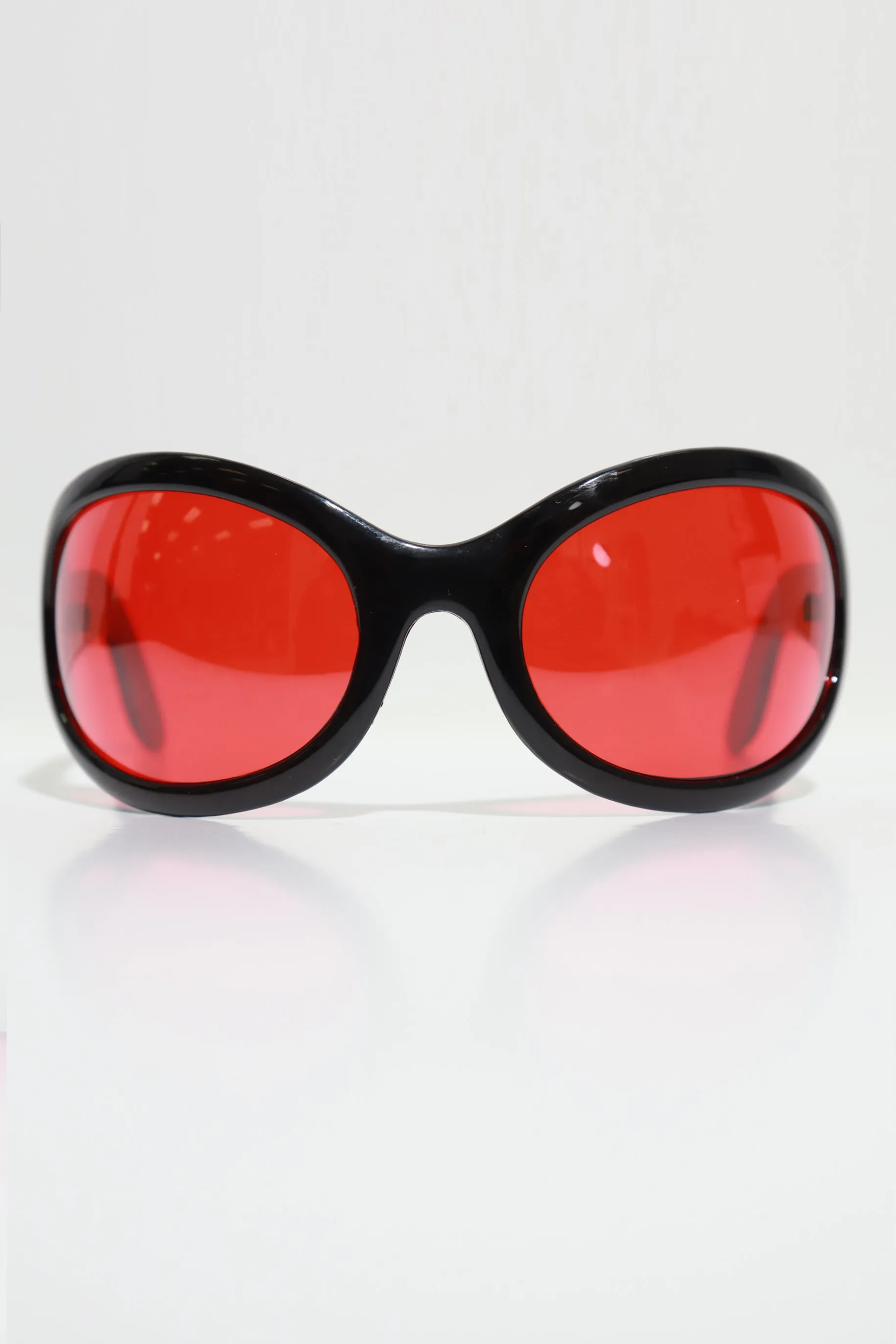 Take A Chance Retro Rounded Sunglasses - Black/Red sold by Swankaposh product image thumbnail 2